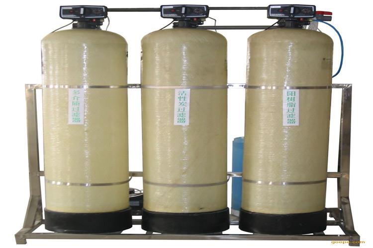 全自動(dòng)軟化水設(shè)備在工作時(shí)，不要對(duì)繼電器進(jìn)行時(shí)間上的調(diào)整，再在卻斷電源之后才能維修擦洗設(shè)備