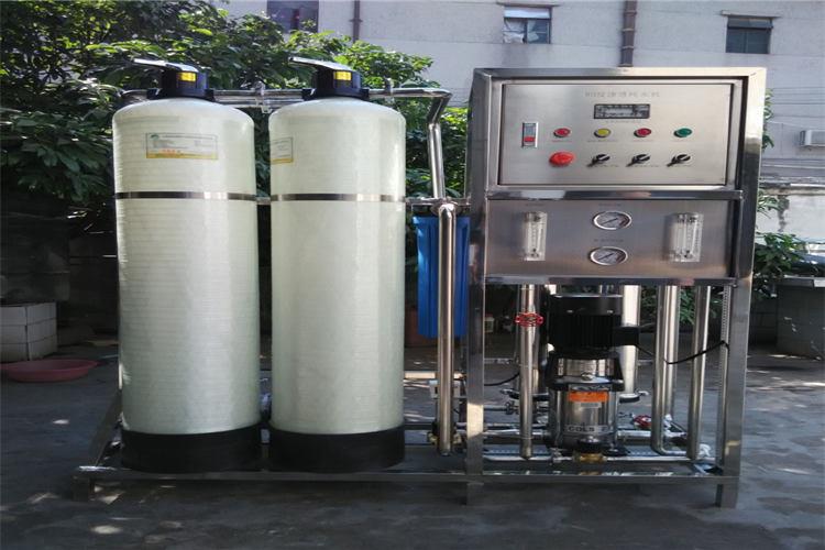 水泵無法啟動(dòng)或損壞：在電控箱內(nèi)直接按下交流接觸器，手動(dòng)吸合，如果水反滲透設(shè)備泵能轉(zhuǎn)，即可排除水泵故障