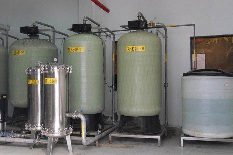 【探究】使用軟化水設(shè)備如何避免問題的出現(xiàn)？